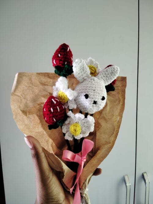 Hoppybun Strawberry Bouquet - Image 2