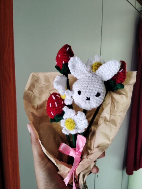 Hoppybun Strawberry Bouquet - Image 3